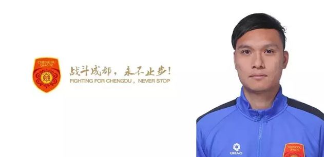金鸡奖40年 《蓝羽会客厅》访谈录 2021-12-06 2021年是中国电影金鸡奖创立40周年，电影频道特别推出金鸡奖40周年《蓝羽会客厅》系列访谈，40余位获奖影人，40场走心对话，回首光影峥嵘岁月，共话中国电影未来。