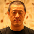 时间：2024.HBO剧版《哈利·波特》或将由黑人影星帕帕·厄希度出演“斯内普教授”一角。